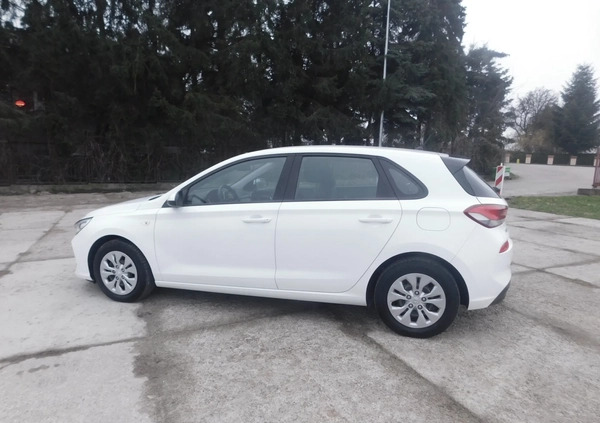 Hyundai I30 cena 48900 przebieg: 223500, rok produkcji 2018 z Jarosław małe 352